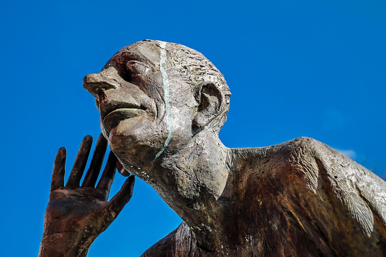 sculpture-3365574_1280